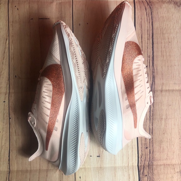 Women’s NIKE Zoom Gravity Pink Bronze Size 8 - Picture 5 of 7